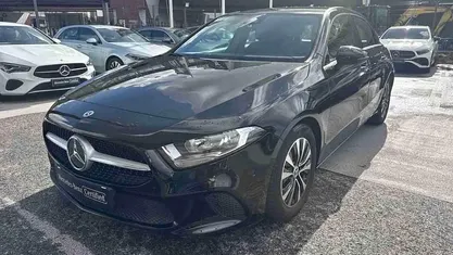 Usado Mercedes 180 116 HP (85 kW) 2022 Preto Sedan