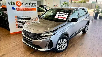 Usado Peugeot 5008 Active 130 HP (95 kW) 2021 Cinza prata SUV