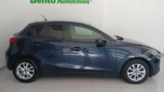 Azul Usado 2017 Mazda 2 Evolve | € 12.999 (Bom preço)