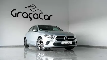 Cinzento Usado 2022 Mercedes A250 Citadino | € 27.500 (Preço justo)