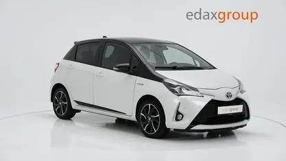 Usado Toyota Yaris Hybrid 100 HP (73 kW) 2018
