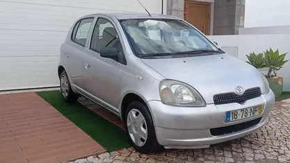Usado Toyota Yaris 68 HP (50 kW) 1999 Citadino