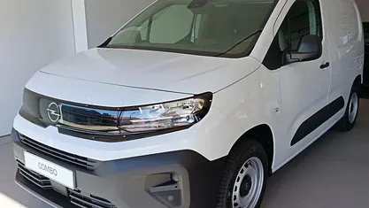 Usado 2025 Opel Combo Monovolume | € 22.300 (Preço justo)