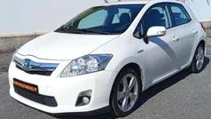 Branco Usado 2011 Toyota Auris Hybrid | € 10.490