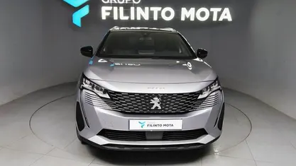 Usado Peugeot 5008 Allure 130 HP (95 kW) 2024 Cinzento Monovolume