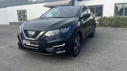 Usado Nissan Qashqai N-Connecta 116 HP (85 kW) 2017 SUV