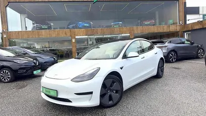 Usado Tesla Model 3 Standard Range Plus 239 kW (325 HP) 2021 Sedan