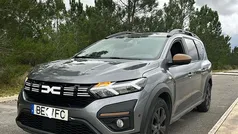 Cinzento Usado 2023 Dacia Jogger Monovolume | € 15.000 (Preço justo)
