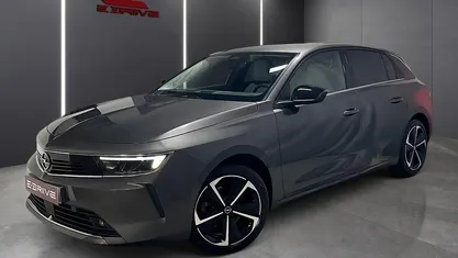 Usado Opel Astra Design & Tech 130 HP (95 kW) 2023