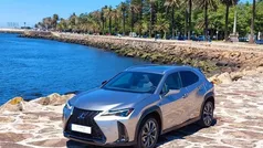 Cinzento Usado 2022 Lexus UX SUV | € 44.000 (Preço justo)