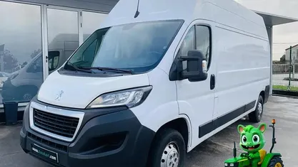 Usado Peugeot Boxer 120 HP (88 kW) 2021 Branco Van