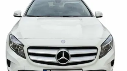 Branco Usado 2014 Mercedes GLA200 SUV | € 22.000 (Preço justo)