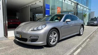 Cinzento Usado 2009 Porsche Panamera Sedan | € 39.900 (Preço justo)