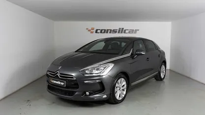 Usado DS Automobiles DS5 Be Chic 115 HP (84 kW) 2014 Cinza Citadino