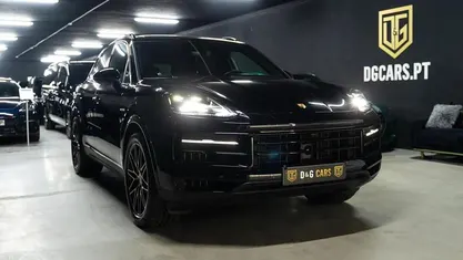 Preto Usado 2024 Porsche Cayenne SUV | € 97.900 (Super Preço)
