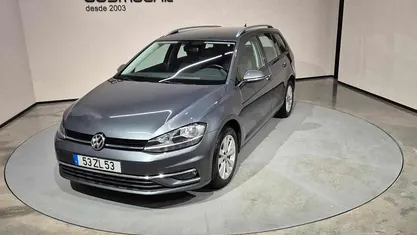 Usado VW Golf VII 116 HP (85 kW) 2019 Cinzento Carrinha