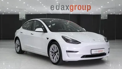 Branco Usado 2021 Tesla Model 3 Long Range AWD Sedan | € 28.040 (Preço justo)