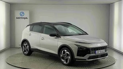 Usado Hyundai Bayon Premium 102 HP (75 kW) 2024 Cinzento SUV