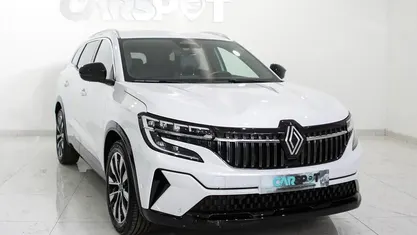 Branco Usado 2024 Renault Espace Techno SUV | € 37.480 (Preço justo)