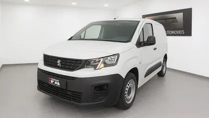 Branco Usado 2019 Peugeot Partner Monovolume | € 11.800 (Preço justo)