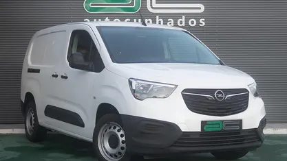 Usado Opel Combo 102 HP (75 kW) 2022 Branco Monovolume