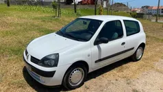 Branco Usado 2003 Renault Clio II Citadino | € 1.900 (Bom preço)