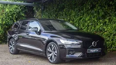 Preto Usado 2021 Volvo V60 R-Design Carrinha | € 33.900 (Preço justo)