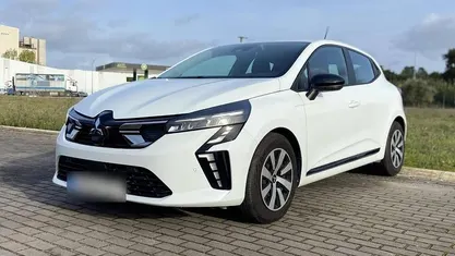 Usado Mitsubishi Colt 65 HP (47 kW) 2024 Branco