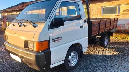 Branco Usado 1990 Mitsubishi L300 Van | € 6.500