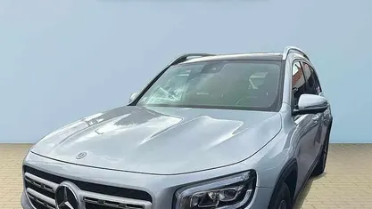 Cinzento Usado 2021 Mercedes GLB180 SUV | € 34.900 (Preço justo)