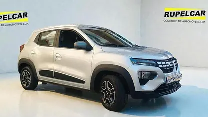 Usado Dacia Spring Expression 33 kW (45 HP) 2023 Cinza prata Citadino