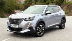 Cinzento Usado 2021 Peugeot 2008 SUV | € 16.950 (Preço justo)