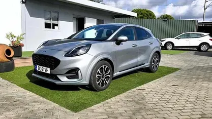 Cinzento Usado 2023 Ford Puma Citadino | € 21.900 (Preço justo)