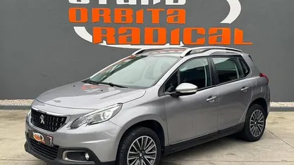 Cinzento Usado 2019 Peugeot 2008 SUV | € 10.900 (Super Preço)
