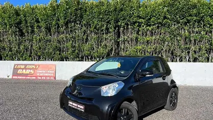 Usado Toyota iQ 90 HP (66 kW) 2009 Preto Citadino