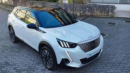 Usado Peugeot e-2008 100 kW (136 HP) 2021 SUV