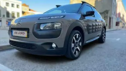 Usado 2017 Citroën C4 Cactus PureTech Citadino | € 8.500 (Bom preço)