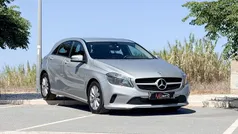 Cinza Usado 2016 Mercedes A180 Urban | € 17.900 (Preço justo)