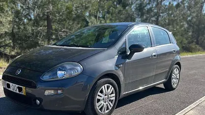 Cinzento Usado 2015 Fiat Punto Sedan | € 4.500 (Preço justo)