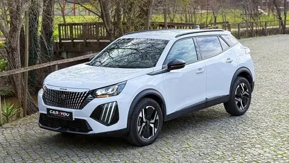 Usado Peugeot 2008 Allure 102 HP (75 kW) 2024 SUV