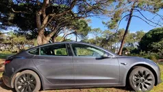 Cinzento Usado 2019 Tesla Model 3 Standard Range Plus Sedan | € 20.480 (Preço justo)