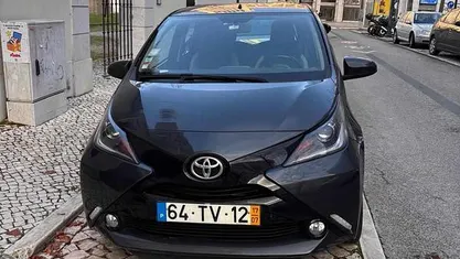 Cinzento Usado 2017 Toyota Aygo Citadino | € 10.500 (Preço elevado)