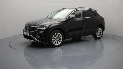 Usado VW T-Roc Life 110 HP (80 kW) 2023 Preto SUV