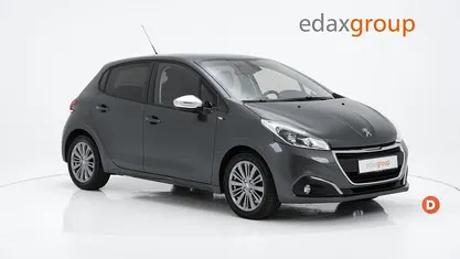 Cinza Usado 2016 Peugeot 208 Style Citadino | € 8.990 (Preço justo)