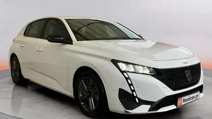 Usado Peugeot 308 Active 130 HP (95 kW) 2022 Branco Sedan