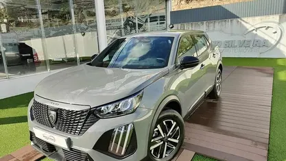 Usado Peugeot 2008 Active 102 HP (75 kW) 2023 SUV