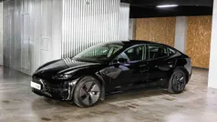 Preto Usado 2022 Tesla Model 3 Long Range Sedan | € 32.500 (Preço justo)