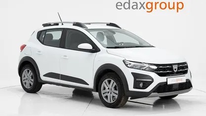 Usado Dacia Sandero Comfort 91 HP (66 kW) 2022 Branco SUV