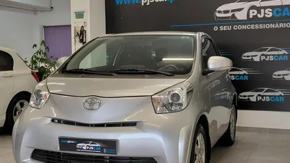 Usado Toyota iQ 68 HP (50 kW) 2009 Cinzento Citadino