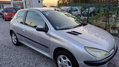 Cinzento Usado 2002 Peugeot 206 | € 2.399 (Preço justo)
